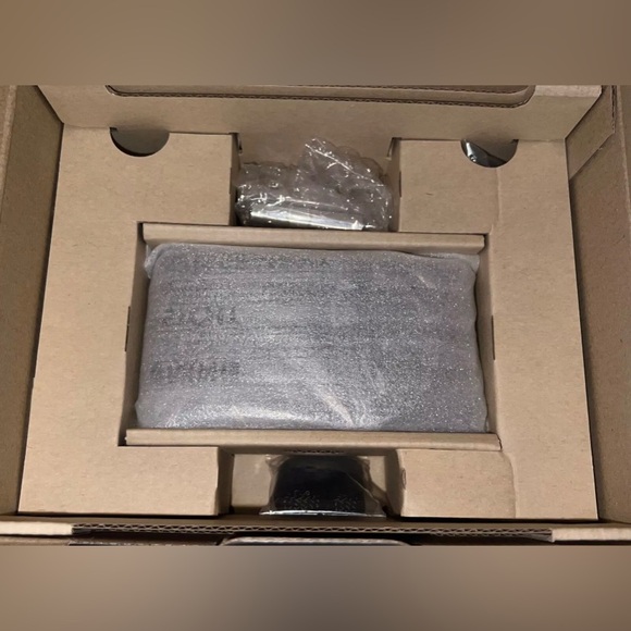 Ricoh 15039 GR III Digital Compact Camera,24MP, 28mm f 2.8 lens- BRAND NEW - Picture 4 of 4